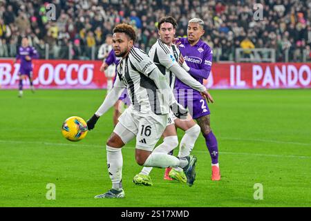 Turin, Italien. Dezember 2024. Weston McKennie (16) von Juventus war während des Spiels zwischen Juventus und Fiorentina im Allianz-Stadion in Turin zu sehen. Stockfoto