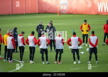 Frank Schmidt (FC Heidenheim, Cheftrainer), GER, FC Heidenheim, Fussball, Bundesliga, Trainingsauftakt, Winterpause, Spielzeit 2024/2025, 01.01.2025, Eibner-Pressefoto/Sascha Walther Stockfoto