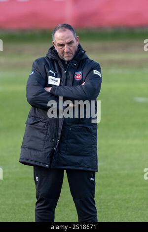 Frank Schmidt (FC Heidenheim, Cheftrainer), GER, FC Heidenheim, Fussball, Bundesliga, Trainingsauftakt, Winterpause, Spielzeit 2024/2025, 01.01.2025, Eibner-Pressefoto/Sascha Walther Stockfoto