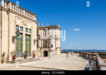 Frankreich, Drôme, Grignan, Les Plus Beaux Villages de France, das Schloss Grignan, das 600 Jahre lang Residenz der Linie Adhémar war, zeugt von der Architektur der Renaissance, Ende der Galerie von Adhémar Stockfoto