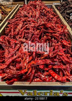 Paprika zum Verkauf am Grand Central Market, Downtown Los Angeles, Kalifornien Stockfoto