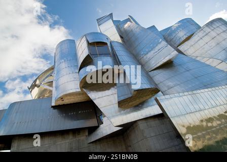 Das Weisman Art Museum, ein Lehrmuseum für die University of Minnesota, ein ungewöhnliches Gebäude aus Edelstahl, entworfen von Frank Gehry - Minneapolis Stockfoto