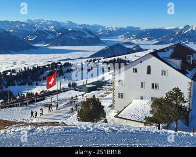 Rigi Themenbild - Zahnradbahn, Bergbahn, Rigi, Königin der Berge am Vierwaldstättersee im Winter, 31.12.2024 Rigi, Kulm, Bergmassiv am Vierwaldstättersee in der Zentralschweiz. Fahrt mit der Zahnradbahn, Bergbahn auf den Rigi Berggipfel Kulm. Die Rigi liegt in der Zentralschweiz im Kanton Schwyz und Luzern Themenbild - Zahnradbahn, Bergbahn, Rigi, Königin der Berge am Vierwaldstättersee im Winter, 31.12.2024 Copyright: XEibnerxPressefotox/xDanielxFleigx Stockfoto