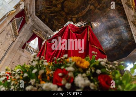 Salvador, Bahia, Brasilien - 01. Januar 2025: Die Statue Jesu Christi wird während der Messe zu Ehren von Bom Jesus dos Navegantes in der Kirche von Conceicao gesehen Stockfoto