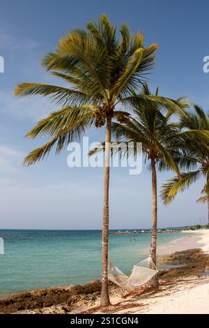 Die Bany Beach Bay mit unberührtem karibischem Wasser in Guardalavaca, Provinz Hoguin, Kuba Stockfoto