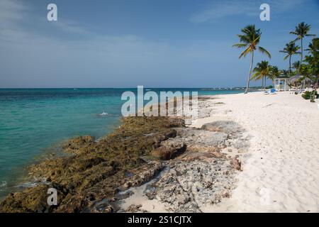 Die Bany Beach Bay mit unberührtem karibischem Wasser in Guardalavaca, Provinz Hoguin, Kuba Stockfoto