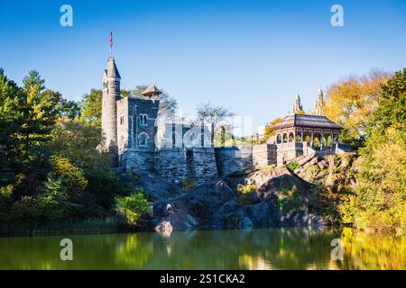 New York, NY USA - 26. Oktober 2017: Belvedere Castle ist eine Miniaturburg auf dem riesigen Felsvorsprung Vista Rock, dem zweithöchsten Stockfoto