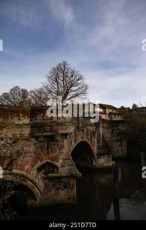 Bischofsbrücke über den Wensum River, Bishopsgate, Norwich Stockfoto