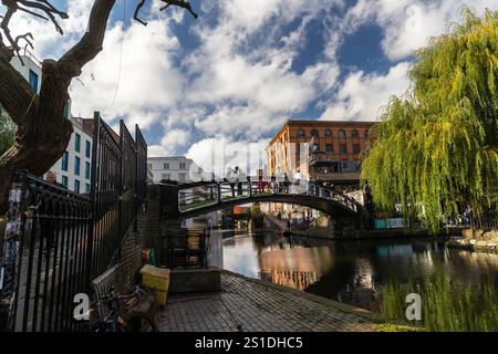 Brücke über Regent's Canal in Camden, London Stockfoto