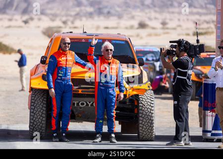 Bisha, Arabie Saoudite. Januar 2025. 244 WILLEMS Maik (nld), SNIJDERS Marcel (alt), Toyota, Bastion Hotels Dakar Team, Ultimate, Action beim Podiumsstart beim Prolog der Dakar 2025 am 3. Januar 2025 in Bisha, Saudi Arabien - Foto Julien Delfosse/DPPI Credit: DPPI Media/Alamy Live News Stockfoto