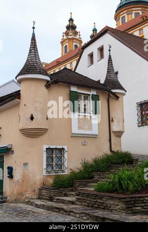 MELK, ÖSTERREICH - 12. MAI 2019: Dies ist das Gebäude einer alten mittelalterlichen Bäckerei im historischen Zentrum der Stadt. Stockfoto