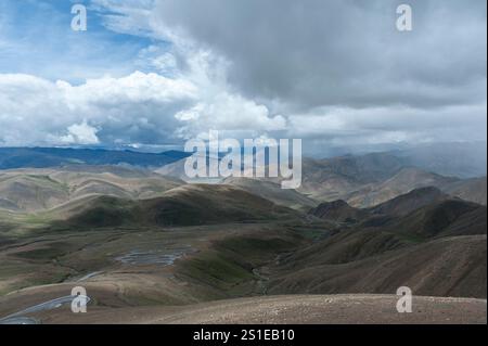 Der Pang La Pass (5.200 m) ist der letzte Pass vor dem Erreichen des Mount Everest Base Camp zwischen Shigatse und Rongbuk in Tibet, China Stockfoto