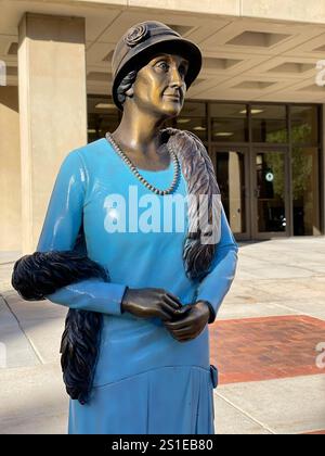 Bronzeskulptur auf dem Bürgersteig in Cheyenne, Wyoming, USA Stockfoto