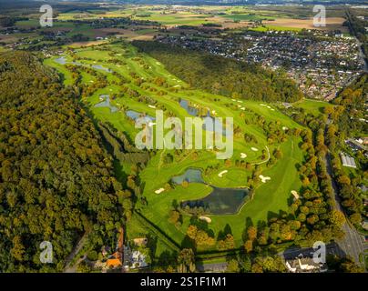 Luftsicht, Golfplatz Golfclub am Kloster Kamp e.V., Golfwiese mit Bunker und Teich, hinter Wohngebiet Niersenbruch, Kamperbrück, Kamp-Lint Stockfoto