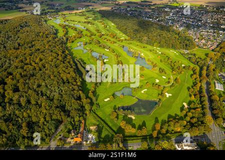 Luftsicht, Golfplatz Golfclub am Kloster Kamp e.V., Golfwiese mit Bunker und Teich, hinter Wohngebiet Niersenbruch, Kamperbrück, Kamp-Lint Stockfoto