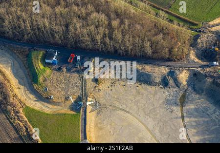 Luftaufnahme, Bauarbeiten am Hochwasserrückhaltebecken bei der Sunderner Schlackenhütte, Bezirk Pelkum, Hamm, Ruhrgebiet, Nordrhein-Westfalen, Keim Stockfoto