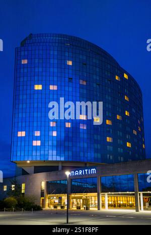Moderne Architektur, Maritim Hotel at Night, Ulm, Baden-Württemberg, Deutschland Stockfoto