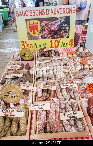 Cannes Frankreich, Provence Alpes Cote d'Azur, Marche Forville Traditional Market, Marktplatz, Wurstauswahl, handwerkliche Würstchen, Saucissons d'AUV Stockfoto