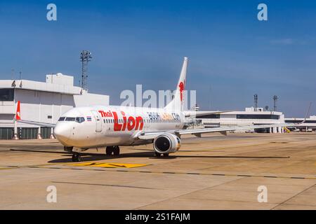 Flughafen Bangkok-Don Mueang. REGISTRIERUNG: HS-LUY, THAI LION AIR, BOEING 737-800. // 28.11.2024: Bangkok, Thailand, Asien *** Bangkok Don Stockfoto