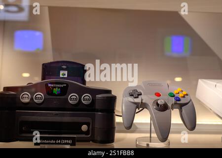 Rochester, New York, USA - 12.6,2024: Nintendo 64 Entertainment System im Strong National Museum of Play Stockfoto