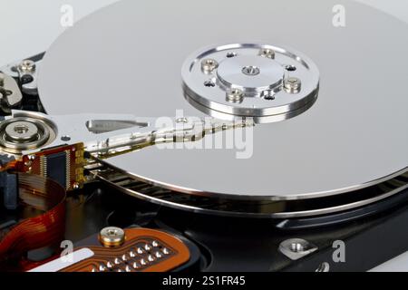 Das Innere eines Festplattenlaufwerks im Detail Stockfoto
