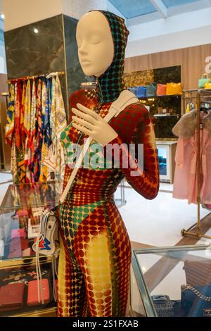 „What Goes Around CES Around“ ist ein Geschäft mit Vintage-Artikeln in SoHo, 2025, New York City, USA Stockfoto