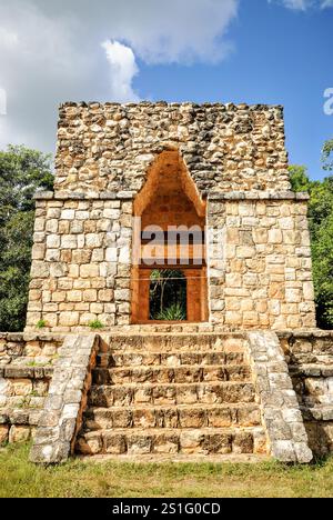 EK’ BALAM, Mexiko – die archäologische Stätte der antiken Maya von EK’ Balam zeigt klassische Architektur in der Nähe des modernen Valladolid. Die Well-Prese Stockfoto