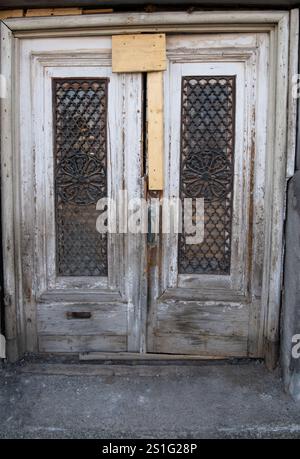 Fenster und Tür mit Rahmen in allen Stilen Stockfoto
