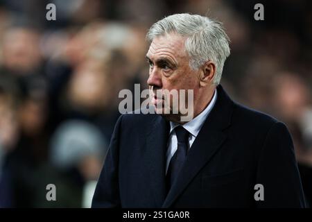 Valencia, Spanien. Januar 2025. Valencia, Spanien, 3. Januar 2024: Carlo Ancelotti Trainer von Real Madrid CF während des Fußballspiels La Liga EA Sports zwischen Valencia CF und Real Madrid CF im Estadio Mestalla in Valencia, Spanien (Judit Cartiel/SPP) Credit: SPP Sport Press Photo. /Alamy Live News Stockfoto