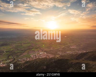 Sonnenuntergang von Mas Ventós, in Cap de Creus (Alt Empordà, Girona, Katalonien, Spanien) ESP: Atardecer desde el Mas Ventós, en el Cabo de Creus (Cataluña) Stockfoto