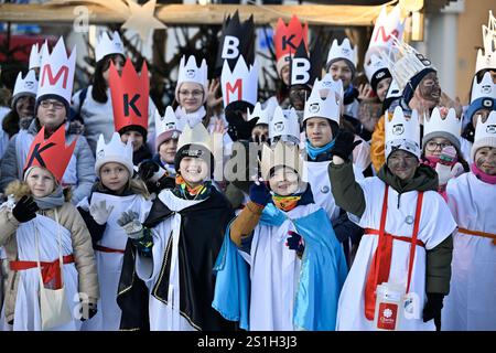 Slusovice, Tschechische Republik. Januar 2025. Die wohltätige Organisation der Geldsammlung der drei Könige in Slusovice, Tschechien, am 4. Januar 2025. Quelle: Dalibor Gluck/CTK Photo/Alamy Live News Stockfoto