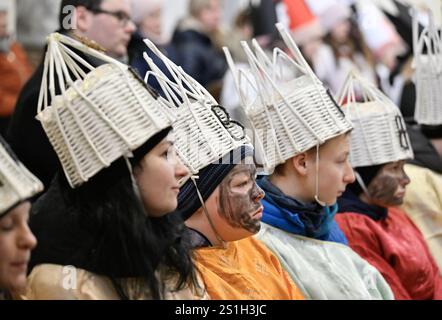 Slusovice, Tschechische Republik. Januar 2025. Die wohltätige Organisation der Geldsammlung der drei Könige in Slusovice, Tschechien, am 4. Januar 2025. Quelle: Dalibor Gluck/CTK Photo/Alamy Live News Stockfoto