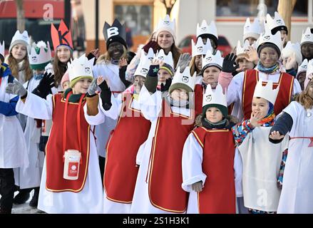 Slusovice, Tschechische Republik. Januar 2025. Die wohltätige Organisation der Geldsammlung der drei Könige in Slusovice, Tschechien, am 4. Januar 2025. Quelle: Dalibor Gluck/CTK Photo/Alamy Live News Stockfoto