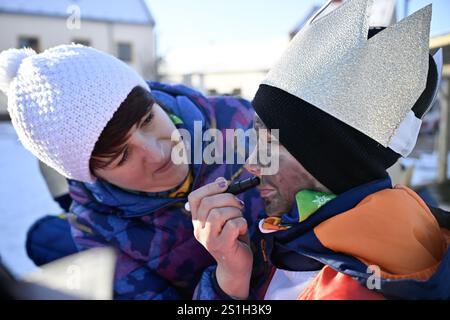 Slusovice, Tschechische Republik. Januar 2025. Die wohltätige Organisation der Geldsammlung der drei Könige in Slusovice, Tschechien, am 4. Januar 2025. Quelle: Dalibor Gluck/CTK Photo/Alamy Live News Stockfoto