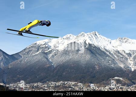 Innsbruck, Österreich. Januar 2025. Skisport/Skispringen: World Cup, vier-Hügel-Turnier: Große Hügel, Männer, Probierwettbewerb. Österreichs Jan Hörl in Aktion. Vermerk: Daniel Karmann/dpa/Alamy Live News Stockfoto