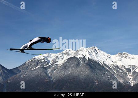 Innsbruck, Österreich. Januar 2025. Skisport/Skispringen: World Cup, vier-Hügel-Turnier: Große Hügel, Männer, Probierwettbewerb. Österreichs Jan Hörl in Aktion. Vermerk: Daniel Karmann/dpa/Alamy Live News Stockfoto
