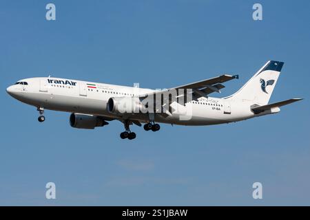 Iran Air Airbus A300-600 mit Registrierung EP-IBA im Finale für den Frankfurter Flughafen Stockfoto