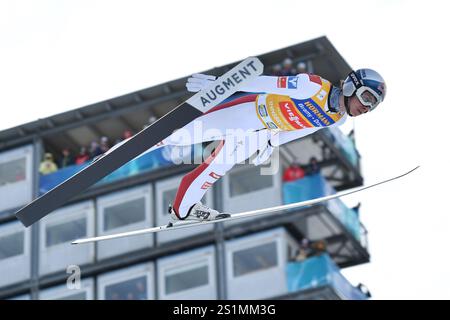 Innsbruck, Österreich. Januar 2025. INNSBRUCK, ÖSTERREICH - 4. JANUAR: Daniel Tschofenig aus Österreich während des Individual HS128 des FIS World Cup Skisprung vier-Schanzentourniers Männer Innsbruck AT am 4. Januar 2025 in Innsbruck, Österreich.250104 SEPA 24 042 - 20250104 PD6441 Credit: APA-PictureDesk/Alamy Live News Stockfoto