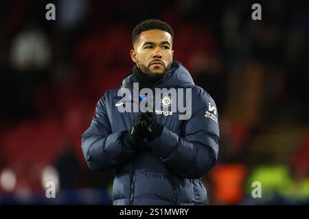 London, Großbritannien. Januar 2025. London, England, 4. Januar 2025: Reece James (24 Chelsea) während des Premier League-Spiels zwischen Crystal Palace und Chelsea im Selhurst Park in London, England (Alexander Canillas/SPP) Credit: SPP Sport Press Photo. /Alamy Live News Stockfoto