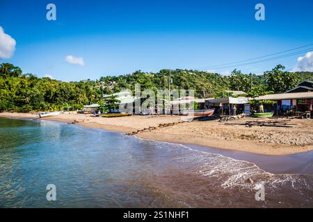 St. Lucia - 29. November 2017: Fischerboote am Strand von Soufriere, einer Stadt an der Westküste von Saint Lucia, im östlichen Karibischen Meer. Stockfoto