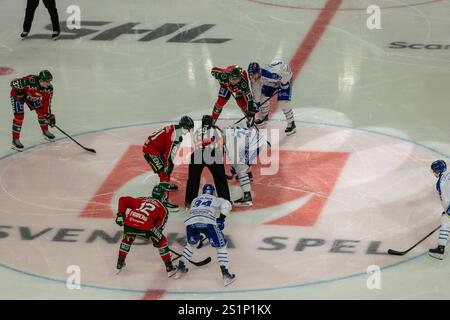 Göteborg, Schweden. Januar 2025. Drop-down im Match zwischen Frölunda HC und Leksands IF. Quelle: Per Ljung/Alamy Live News Stockfoto