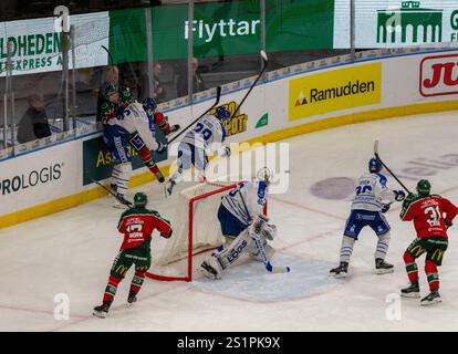 Göteborg, Schweden. Januar 2025. Moment im Spiel zwischen Frölunda HC und Leksands IF. Quelle: Per Ljung/Alamy Live News Stockfoto