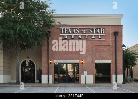 Houston, Texas USA 06-23-2024: Texas Star Zahnarzt Büro Geschäft Storefront Mundpflege Gesundheit. Stockfoto