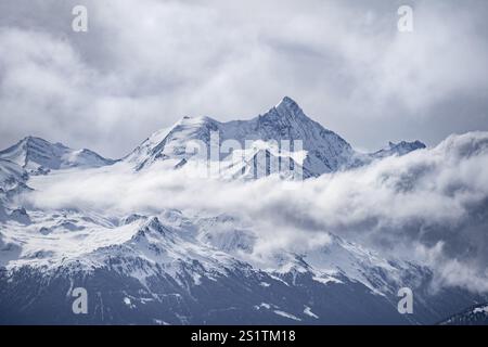 Schneebedeckte Berglandschaft, Matterhorn im Winter, Blick von den Berner Alpen, Berner Oberland, Schweiz, Europa Stockfoto