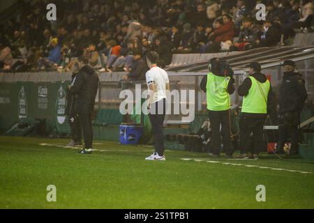 Ferrol, Spanien. Januar 2025. Der Cheftrainer von Rayo Vallecano, Iñigo Pérez, während der Finalspiele 1/16 der Copa de SM El Rey 2024-25 zwischen Racing Club de Ferrol und Rayo Vallecano de Madrid am 3. Januar 2025 in Einem Malata-Stadion in Ferrol, Spanien. (Foto: Alberto Brevers/Pacific Press) Credit: Pacific Press Media Production Corp./Alamy Live News Stockfoto