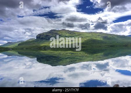 Faszinierende Naturlandschaft in Jotunheimen im Sommer in Norwegen. Großartige Naturlandschaft in Jotunheimen im Sommer in Norwegen Stockfoto