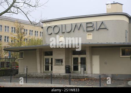 Ehemaliges Columbia Theatre Kino am Columbiadamm gegenüber dem ehemaligen Flughafen Berlin Tempelhof, Berlin, Deutschland, Europa Stockfoto