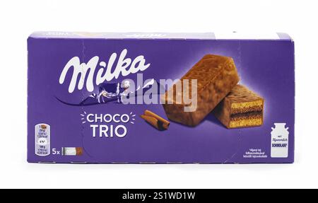 WETZLAR, DEUTSCHLAND - 14.07.2022: MILKA CHOCO TRIO. Milka süsst Kekse und Kuchen in einem Paket Stockfoto