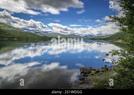 Faszinierende Naturlandschaft in Jotunheimen im Sommer in Norwegen. Großartige Naturlandschaft in Jotunheimen im Sommer in Norwegen Stockfoto