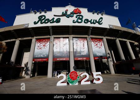 Pasadena, Kalifornien, USA. Januar 2025. Vor dem CFP-Viertelfinale zwischen den Oregon Ducks und den Ohio State Buckeyes in Pasadena, Kalifornien. Obligatorischer Fotokredit: Charles Baus/CSM/Alamy Live News Stockfoto